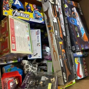 exclusive christmas toy pallets – 250+ assorted holiday toys for boys & girls