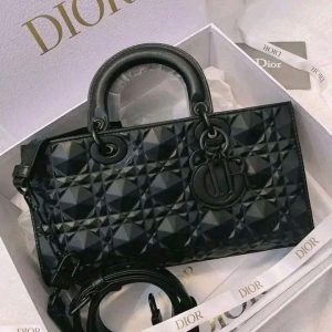 authentic female dior handbags wholesale pallet – 250 pieces